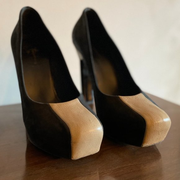BALENCIAGA Pumps in Tan & Black Leather/Suede, Size 40 (fits like 8.5) - Picture 4 of 10
